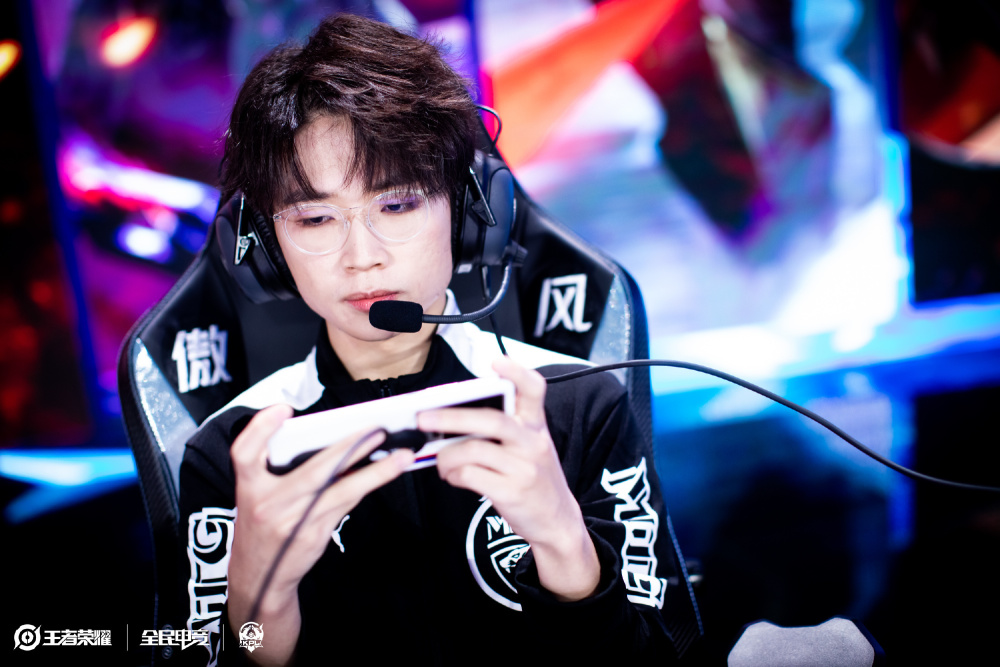 一个进攻和 一个进攻和