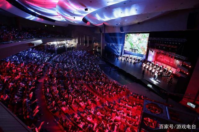 他通过各种 他通过各种